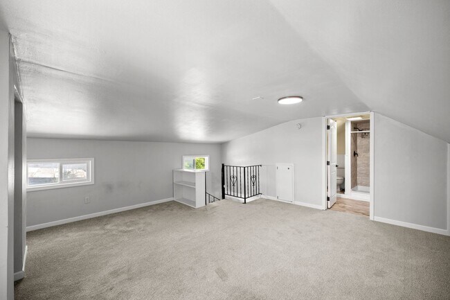 Building Photo - Updated 4BR Lidgerwood Home - Spiral Staircase, Loft & Oversized Garage!