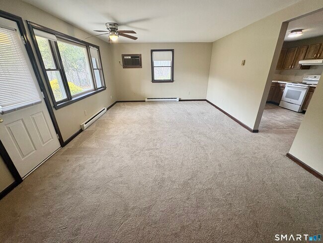 Building Photo - 302 Boston Post Rd