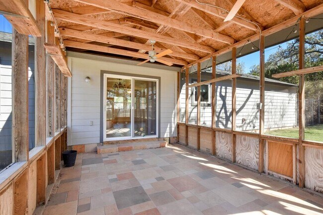 Building Photo - 16001 Awalt Dr