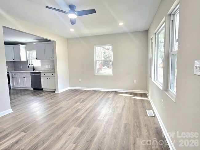 Building Photo - 2900 Enfield Rd