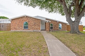 Building Photo - 6500 Mesquite Trail