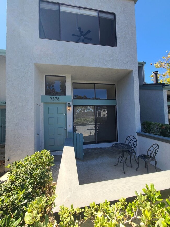 Building Photo - Spacious and remodeled 2 Bed 2.5 baths in ...