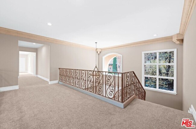 Building Photo - 11221 Briarcliff Ln