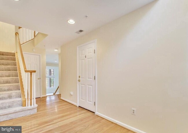 Building Photo - 64 Waddington Ln
