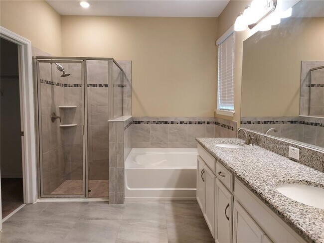 Building Photo - 4923 Rolling Greene Dr