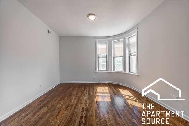 Building Photo - 2842 W Augusta Blvd