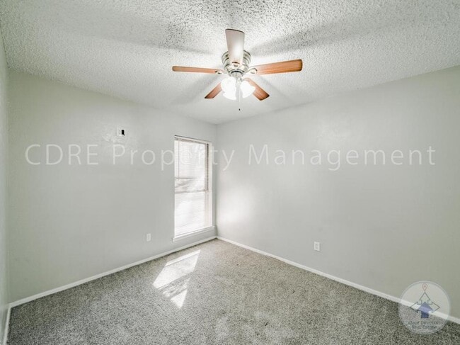 Building Photo - 1905 San Saba Ln