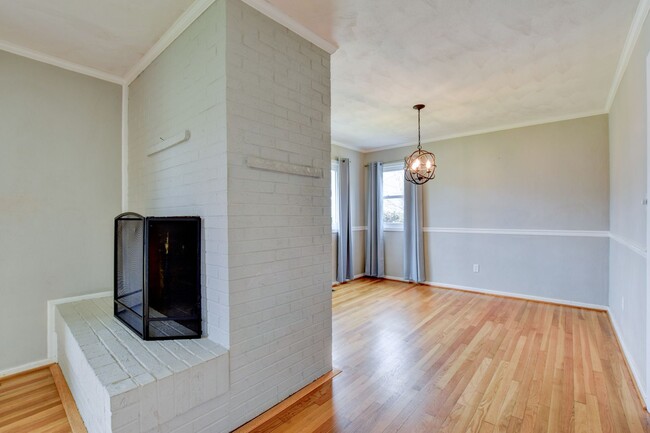 Building Photo - 609 Birch Dr