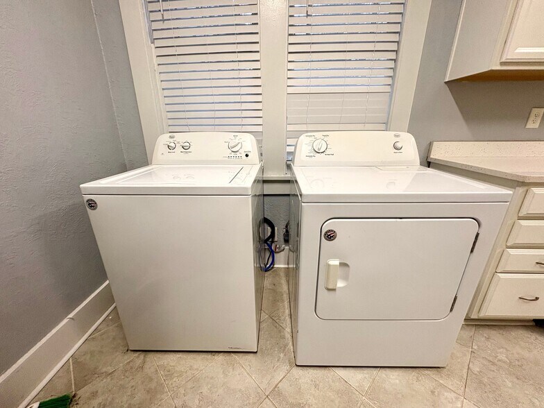 Building Photo - 333 Division Ave