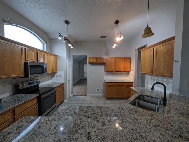 Building Photo - 4929 Dougal Ave