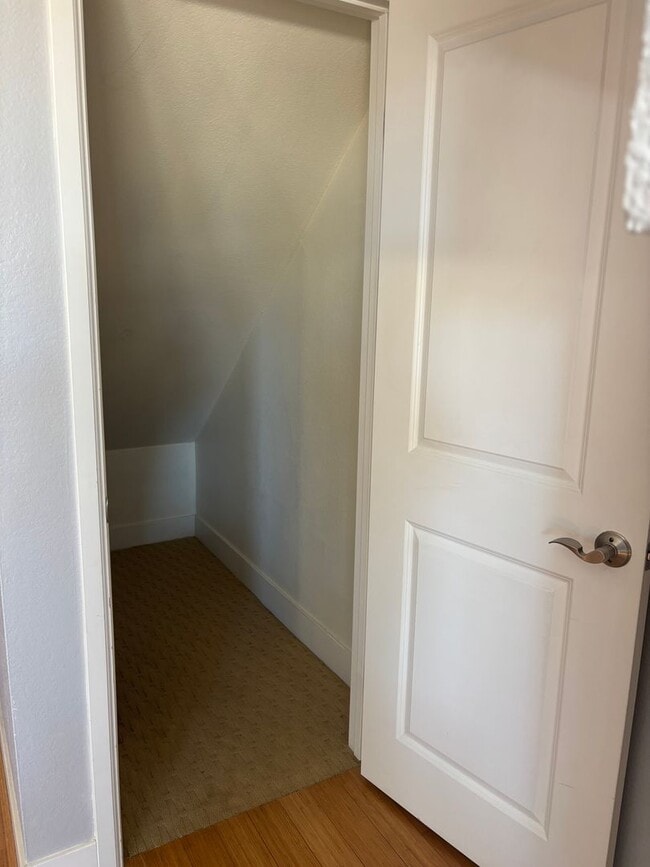 Building Photo - Gorgeous Two-Bedroom Condo with Golf Cours...