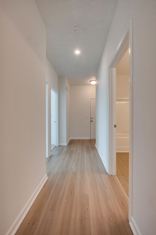 Building Photo - 1872 Holdens Hollow