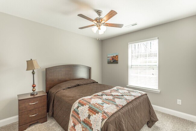 Building Photo - Beautiful Soddy Daisy Home!