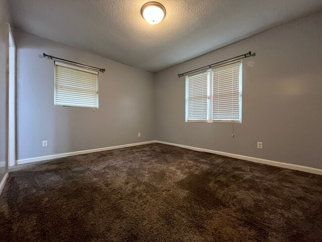 Building Photo - Beautiful home, rural setting but close to...