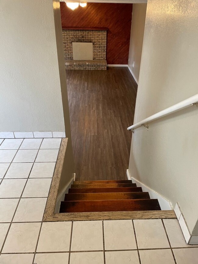 Building Photo - STUDENTS WELCOME! 5 Bedroom 3 Bathroom Single Family Home West Fort Collins