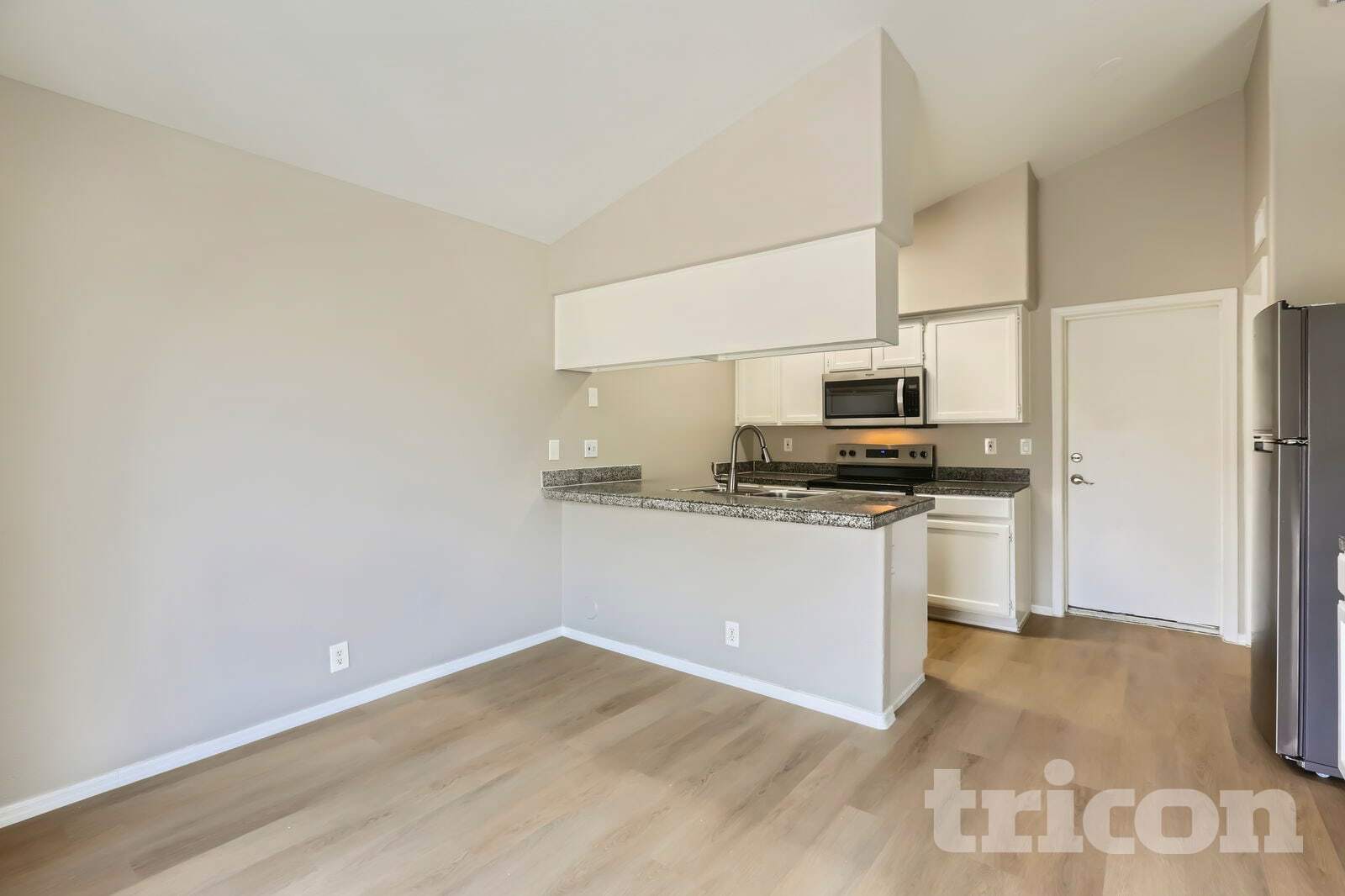 Building Photo - 7321 N 69th Ave