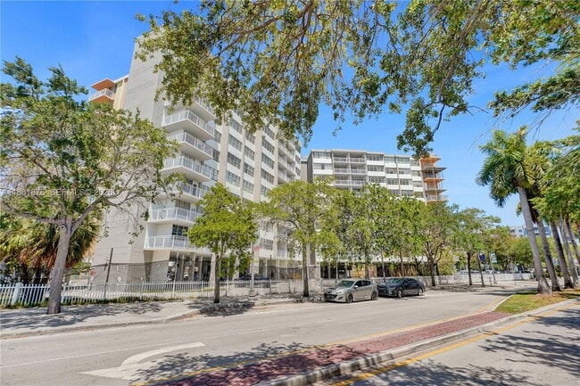 Building Photo - 2025 NE 164th St