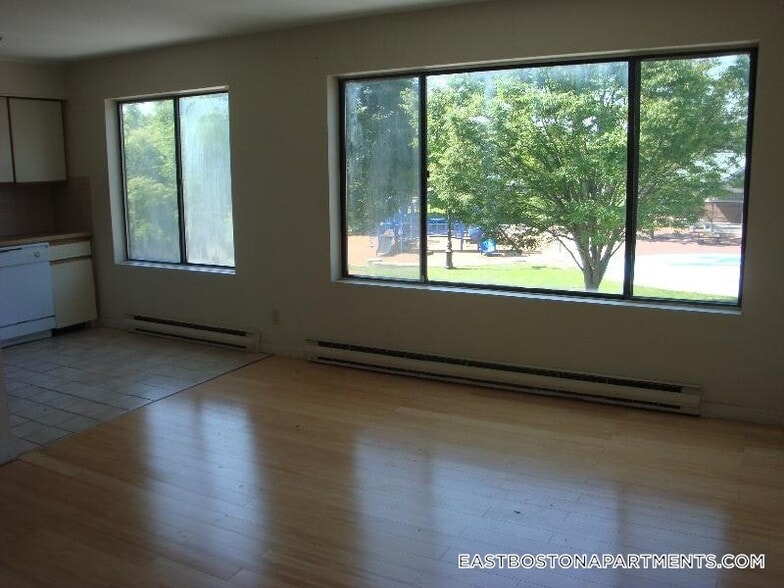 Building Photo - 126 Marginal St