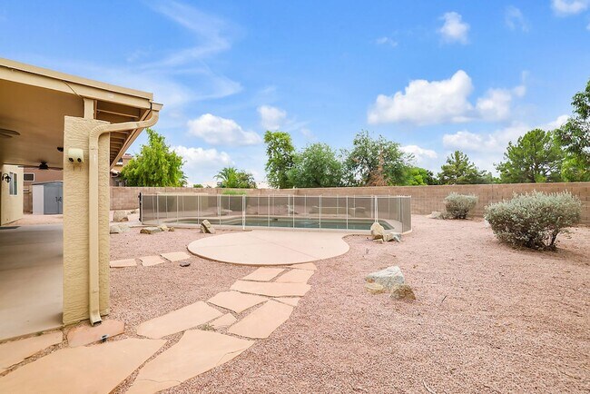 Building Photo - Beautiful Chandler home with pool!