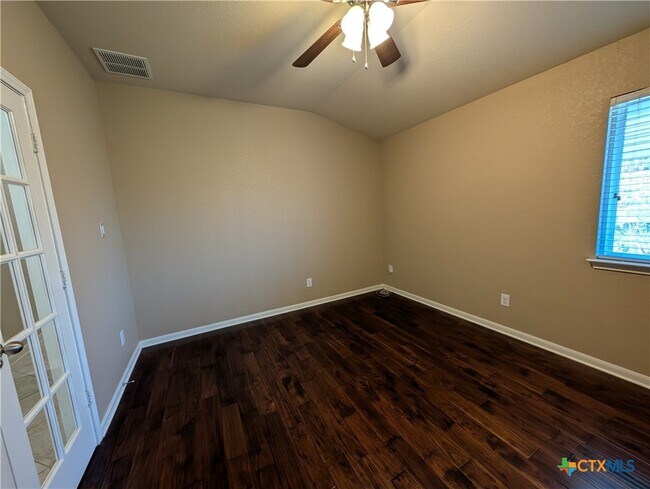 Building Photo - 1337 Lauren St