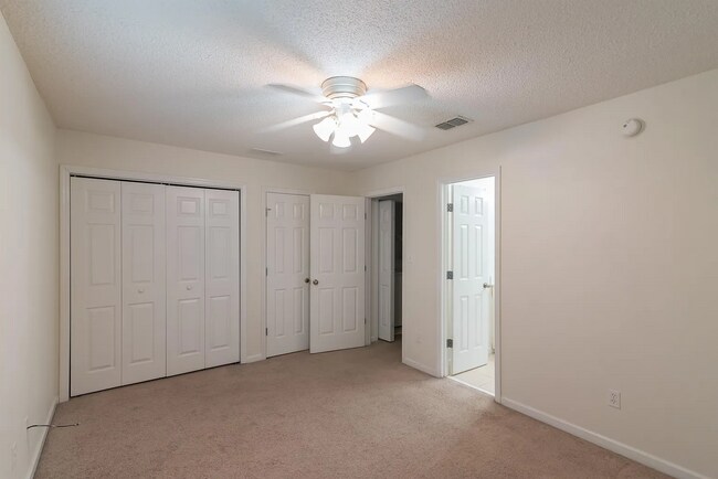 Building Photo - 3 Bed x 3 Bath with Garage!!!!