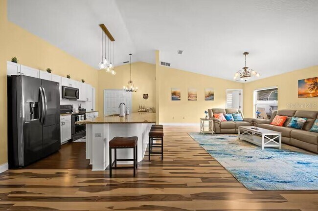 Building Photo - 3 Ryecroft Ln