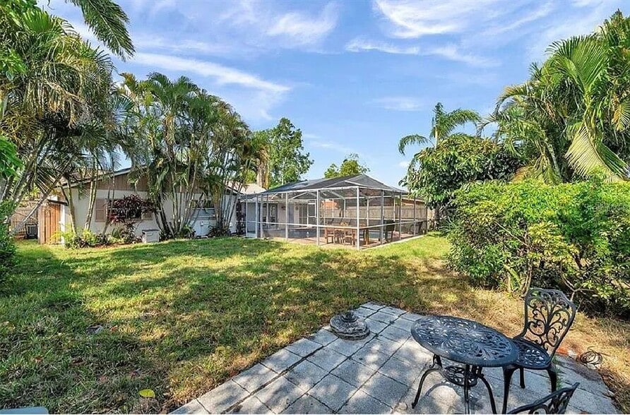 Building Photo - 2873 Sarah Dr