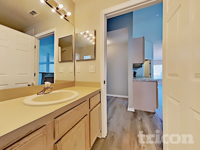 Building Photo - 13029 Centennial St