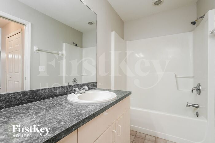 Building Photo - 6480 Maytree Cir