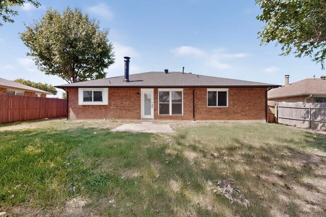 Building Photo - Gem In Flower Mound Waiting On You!!!