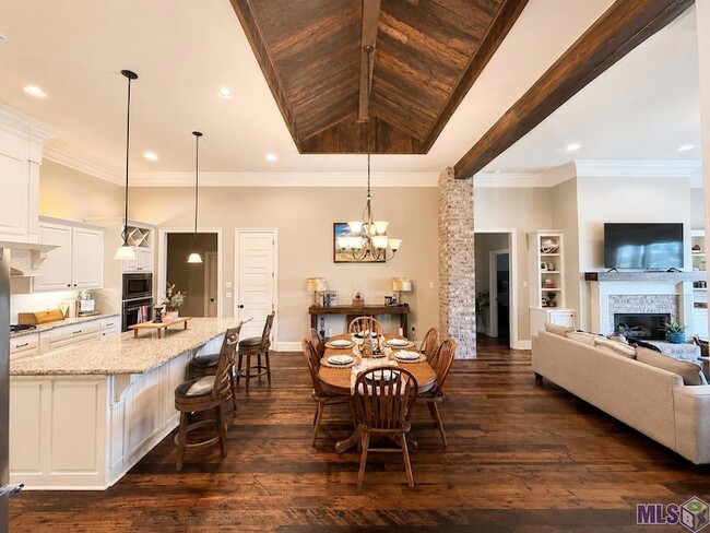 Building Photo - 41035 Talonwood Dr
