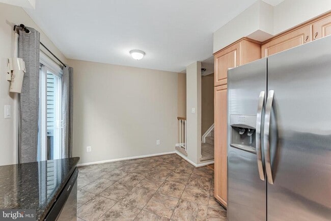 Building Photo - 8475 Canyon Oak Dr