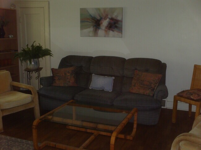 Living Room - 1617 Leavenworth St