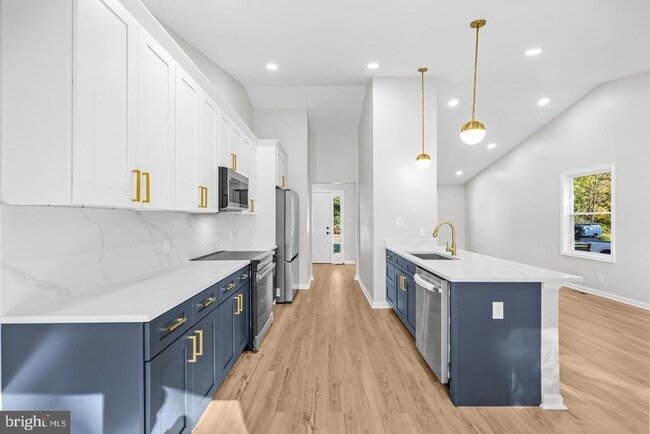 Building Photo - 10290 S Grant Ave