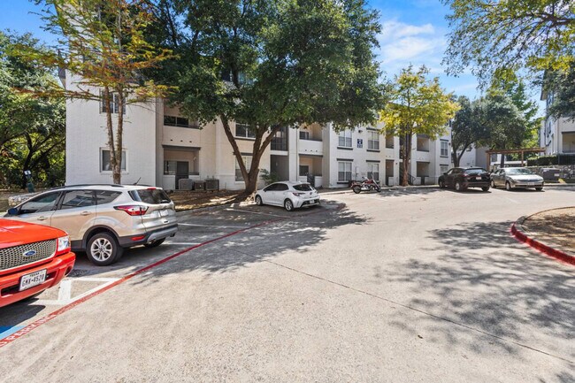 Building Photo - 2929 Kings Rd