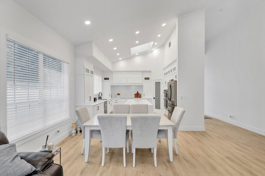 Building Photo - 6391 NW 23rd Ln