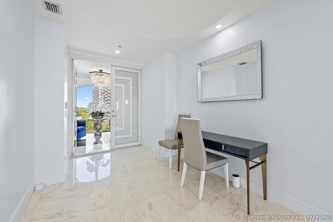 Building Photo - 2070 N Ocean Blvd
