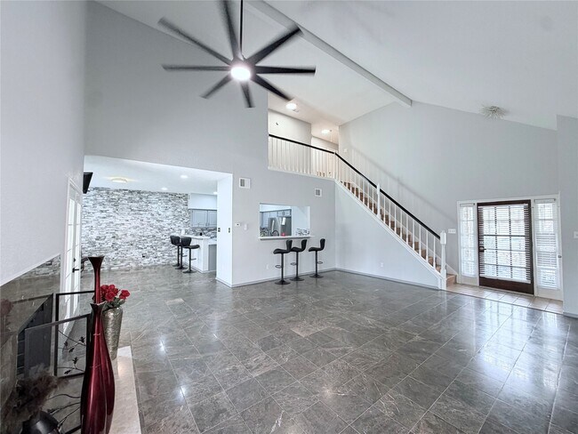 Building Photo - 7015 Puerta Vista Ln