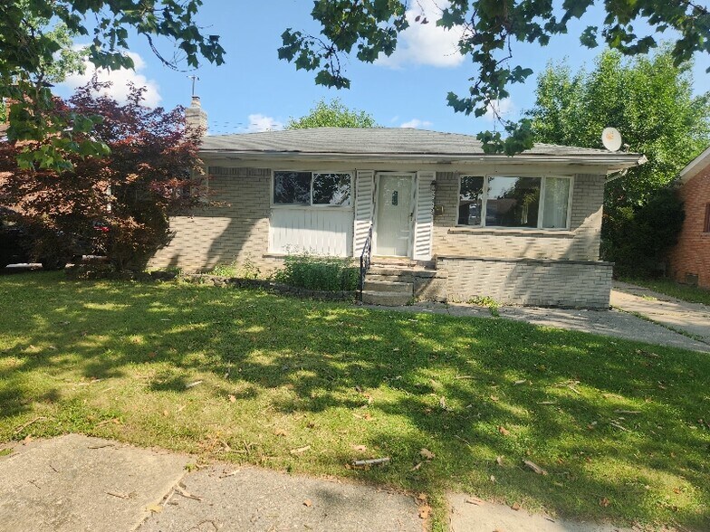 Primary Photo - 20736 Crestmont Ln