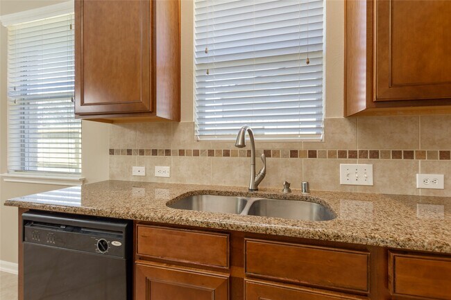 Building Photo - 11723 Cypress Creek Forest Dr
