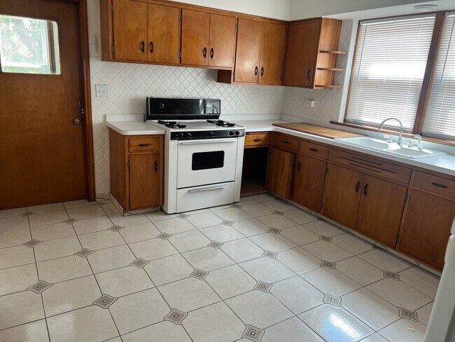 Building Photo - 2247 N 75th Ave