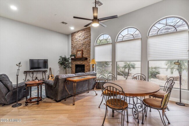 Building Photo - 10695 E Caribbean Ln