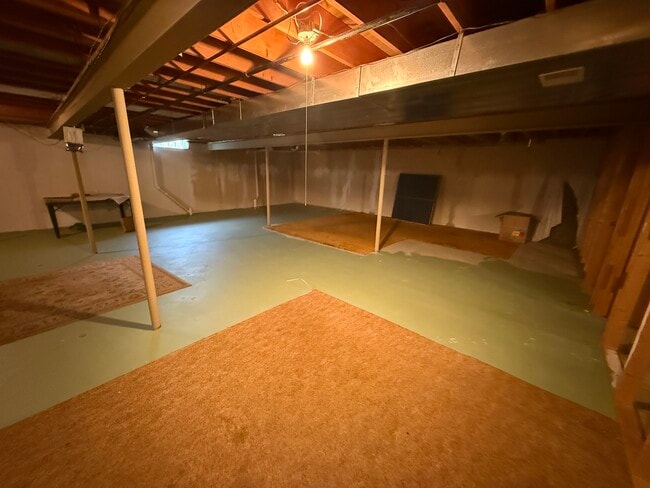 Building Photo - 2915 Chippewa Dr