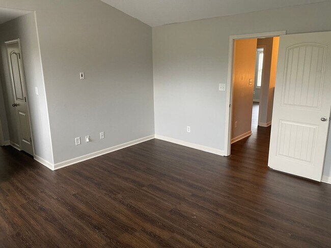 Building Photo - 2706 Bechet Ln