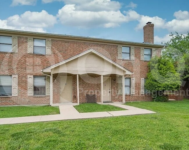 Primary Photo - 3947 N Garland Ave