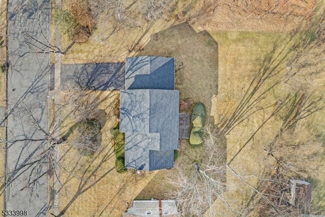 Building Photo - 25 Sandalwood Dr