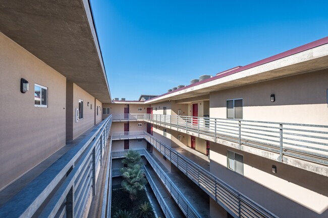 Building Photo - Live in the Heart of West Campus!