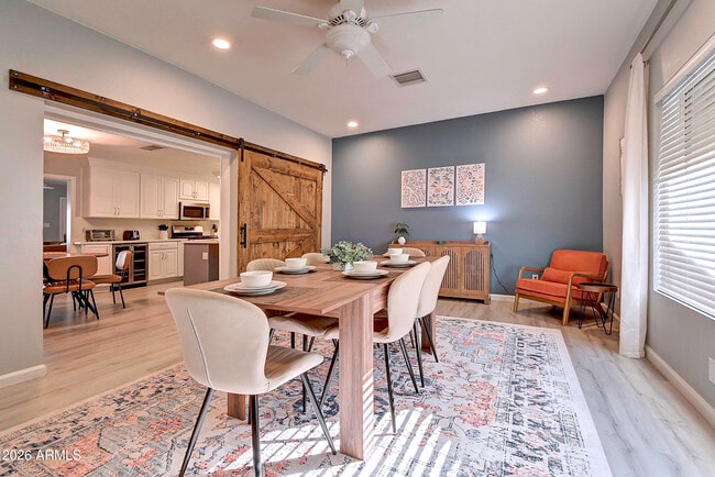 Building Photo - 1027 W 19th St