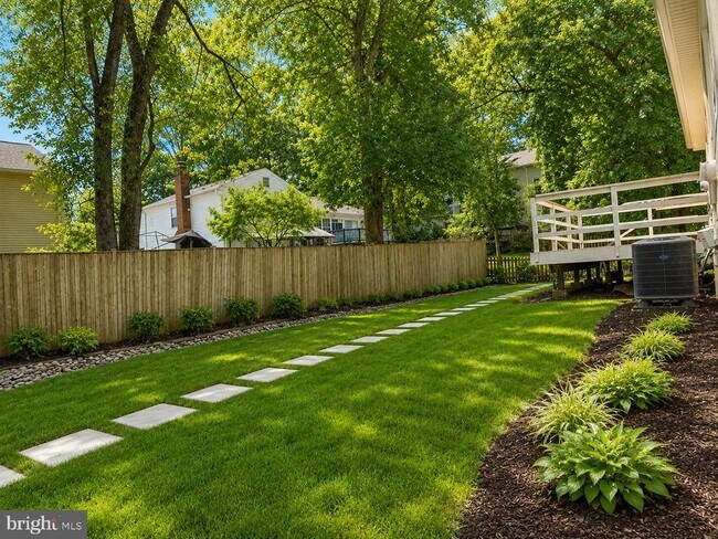 Building Photo - 8425 Blevins Way Ct