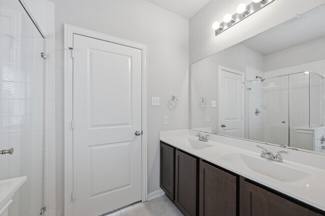 Building Photo - 10402 Matterhorn Dr